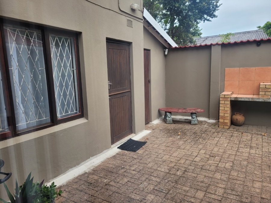 6 Bedroom Property for Sale in Marina Beach KwaZulu-Natal