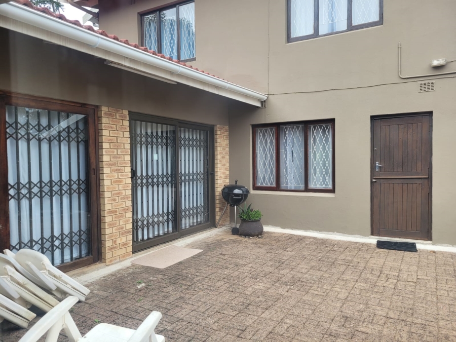 6 Bedroom Property for Sale in Marina Beach KwaZulu-Natal