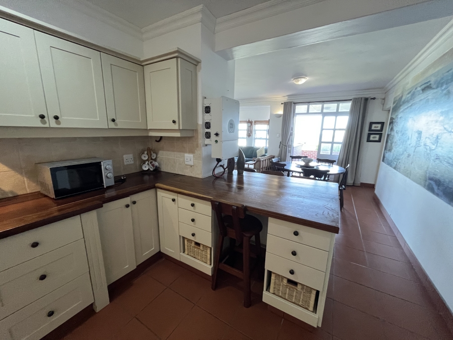 5 Bedroom Property for Sale in Port Edward KwaZulu-Natal