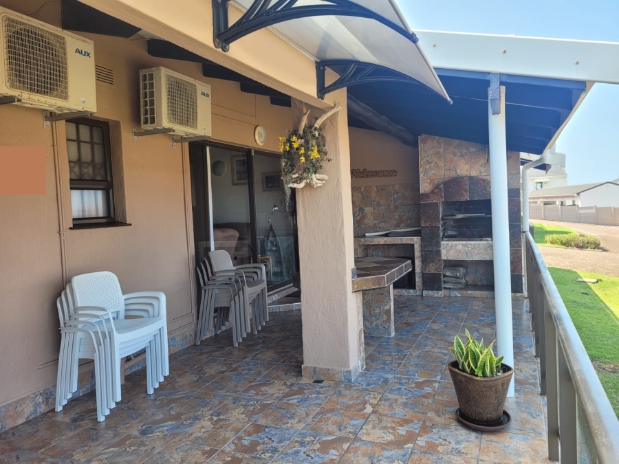 2 Bedroom Property for Sale in Manaba Beach KwaZulu-Natal