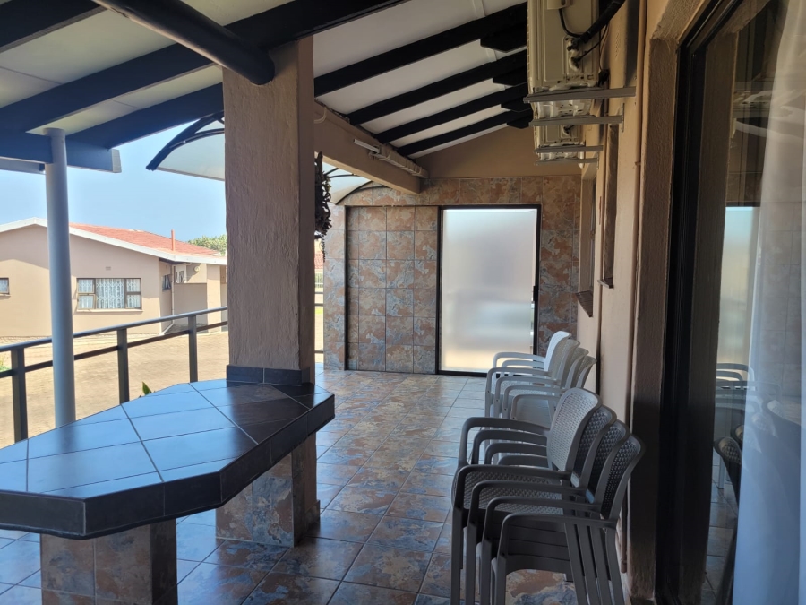 2 Bedroom Property for Sale in Manaba Beach KwaZulu-Natal