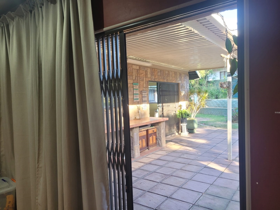 4 Bedroom Property for Sale in Uvongo Beach KwaZulu-Natal