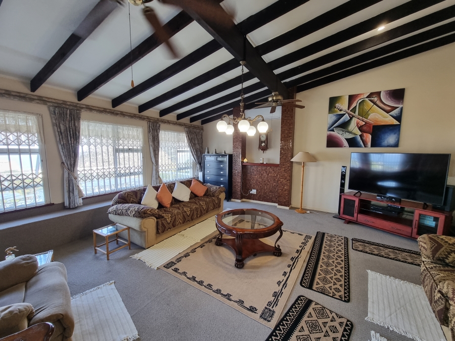 5 Bedroom Property for Sale in Margate KwaZulu-Natal