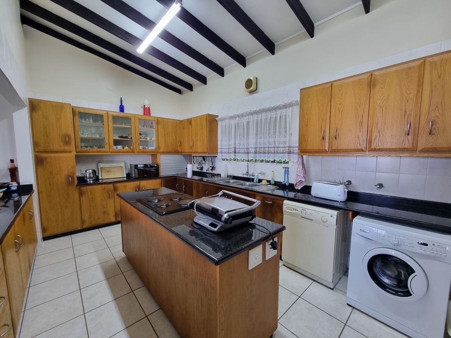 5 Bedroom Property for Sale in Margate KwaZulu-Natal