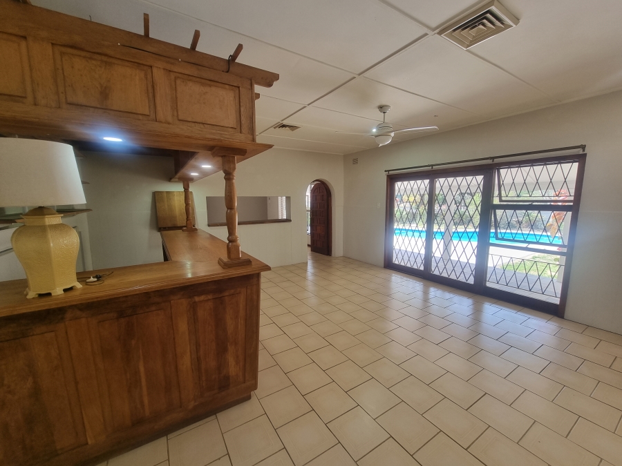 4 Bedroom Property for Sale in Umtentweni KwaZulu-Natal