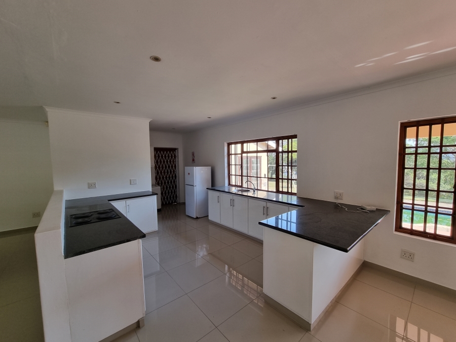 3 Bedroom Property for Sale in Umtentweni KwaZulu-Natal