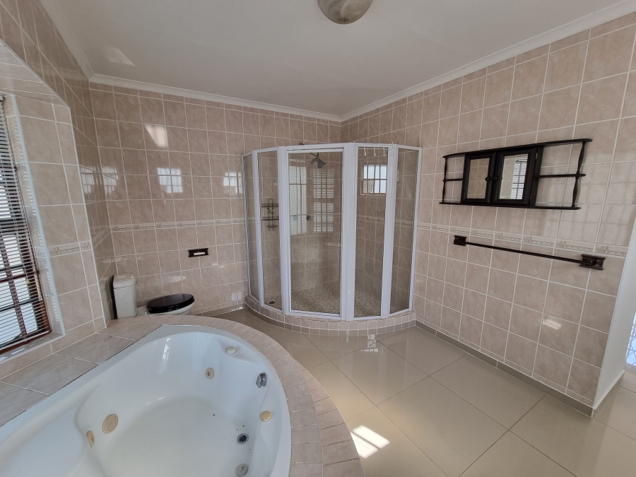 3 Bedroom Property for Sale in Umtentweni KwaZulu-Natal