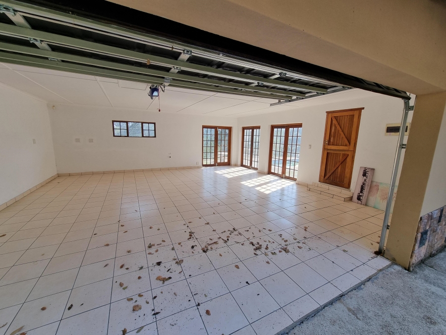 3 Bedroom Property for Sale in Umtentweni KwaZulu-Natal