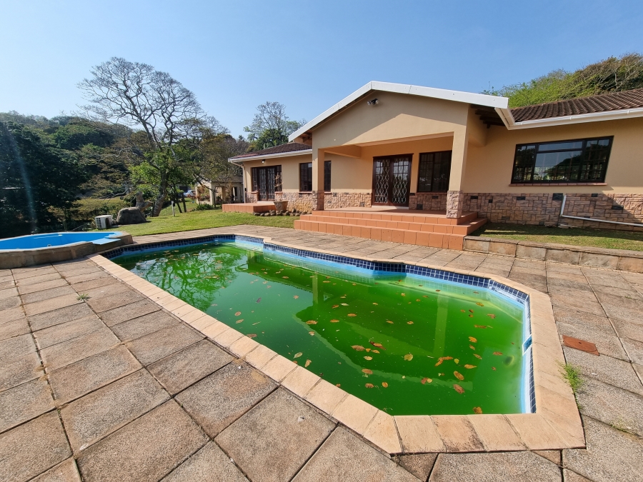 3 Bedroom Property for Sale in Umtentweni KwaZulu-Natal