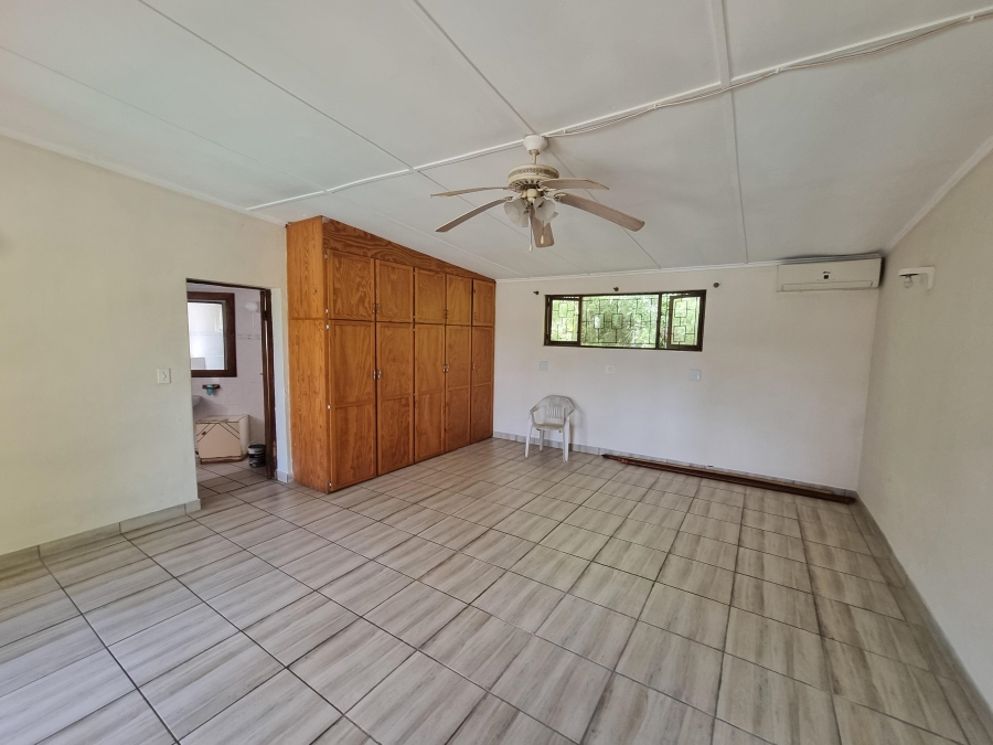 5 Bedroom Property for Sale in Marina Beach KwaZulu-Natal