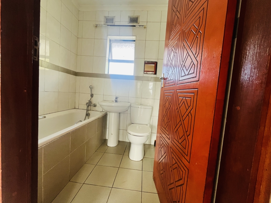 To Let 3 Bedroom Property for Rent in Bluff KwaZulu-Natal