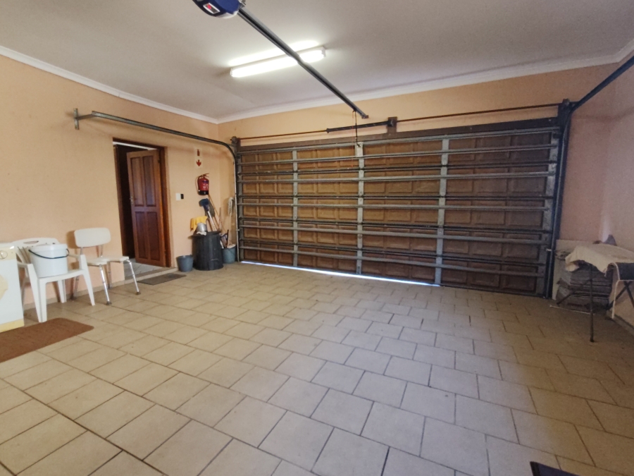 3 Bedroom Property for Sale in Uvongo KwaZulu-Natal