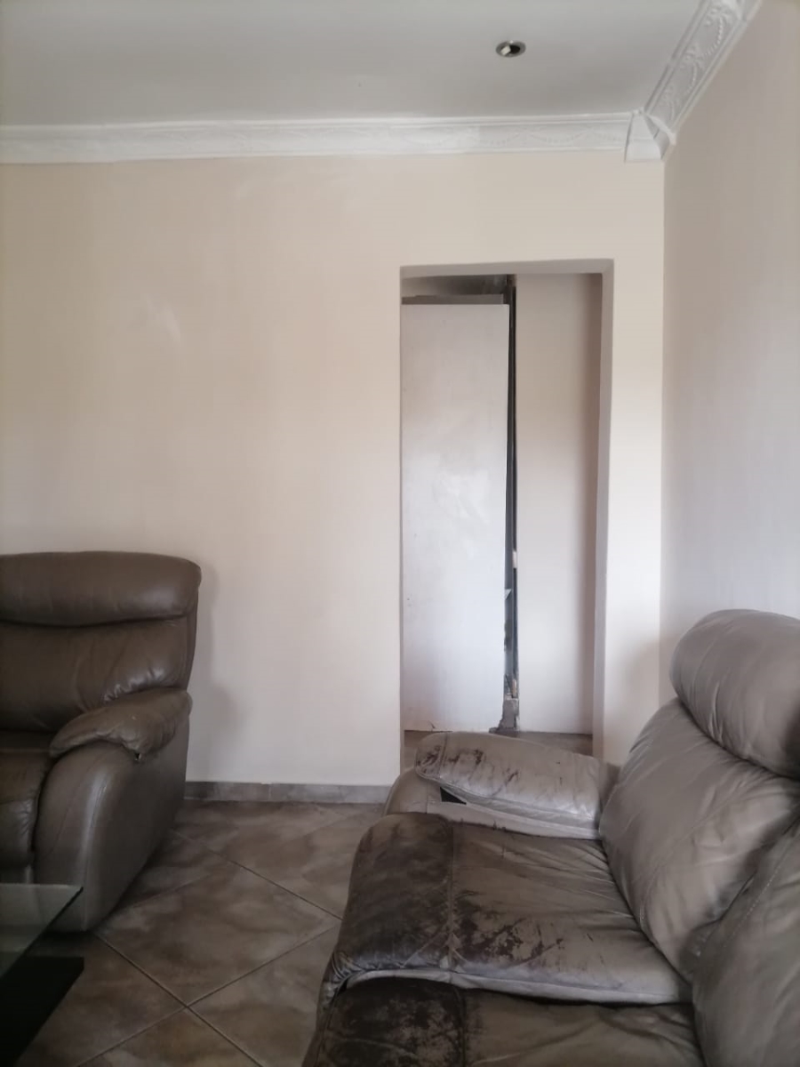 2 Bedroom Property for Sale in Lovu KwaZulu-Natal