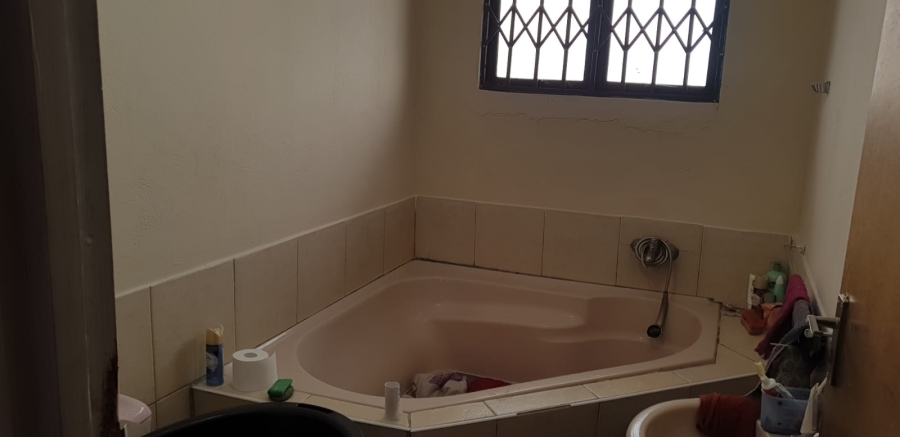 2 Bedroom Property for Sale in Lovu KwaZulu-Natal