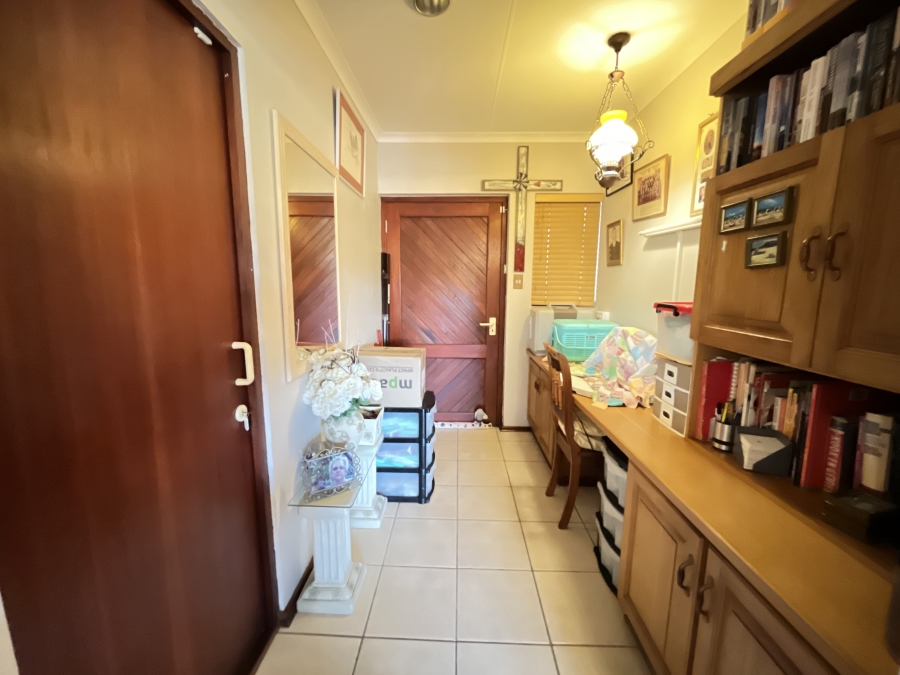 3 Bedroom Property for Sale in Uvongo KwaZulu-Natal