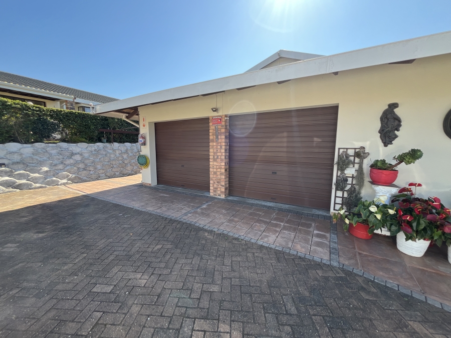 3 Bedroom Property for Sale in Uvongo KwaZulu-Natal