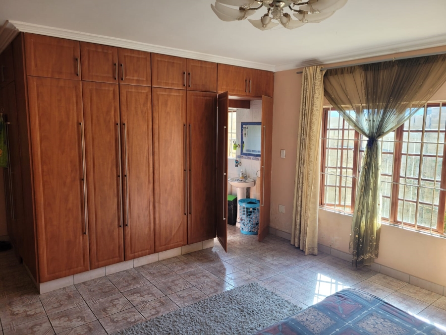 7 Bedroom Property for Sale in Margate KwaZulu-Natal