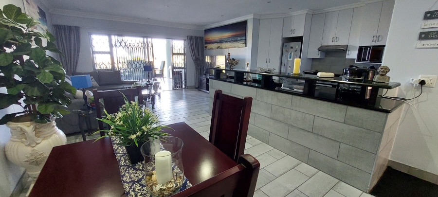 4 Bedroom Property for Sale in Manaba Beach KwaZulu-Natal