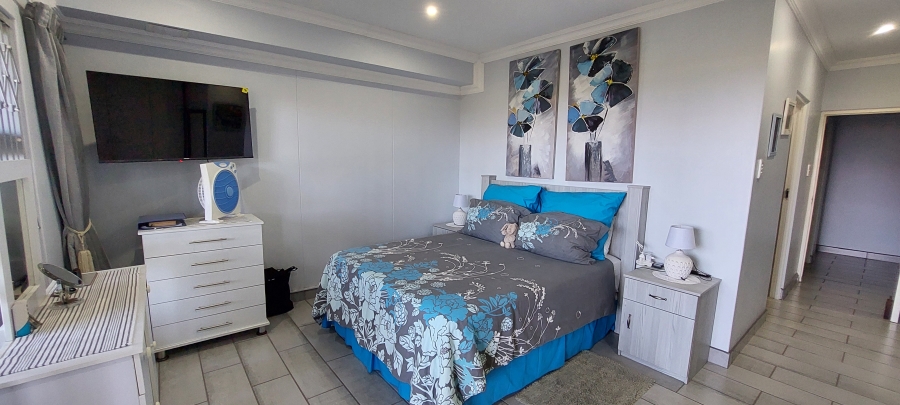 4 Bedroom Property for Sale in Manaba Beach KwaZulu-Natal