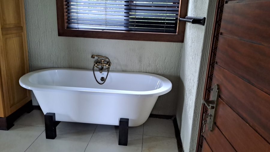 5 Bedroom Property for Sale in Shelly Beach KwaZulu-Natal