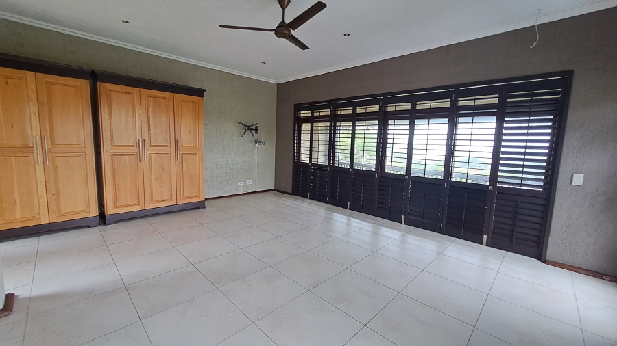 5 Bedroom Property for Sale in Shelly Beach KwaZulu-Natal