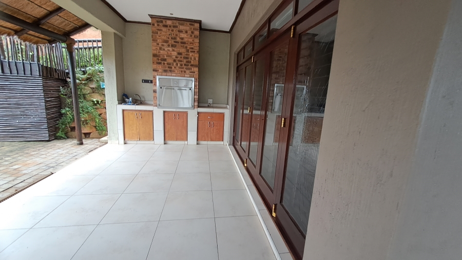 5 Bedroom Property for Sale in Shelly Beach KwaZulu-Natal