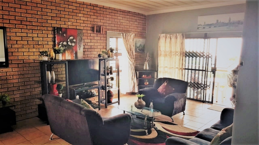 To Let 3 Bedroom Property for Rent in Amanzimtoti KwaZulu-Natal