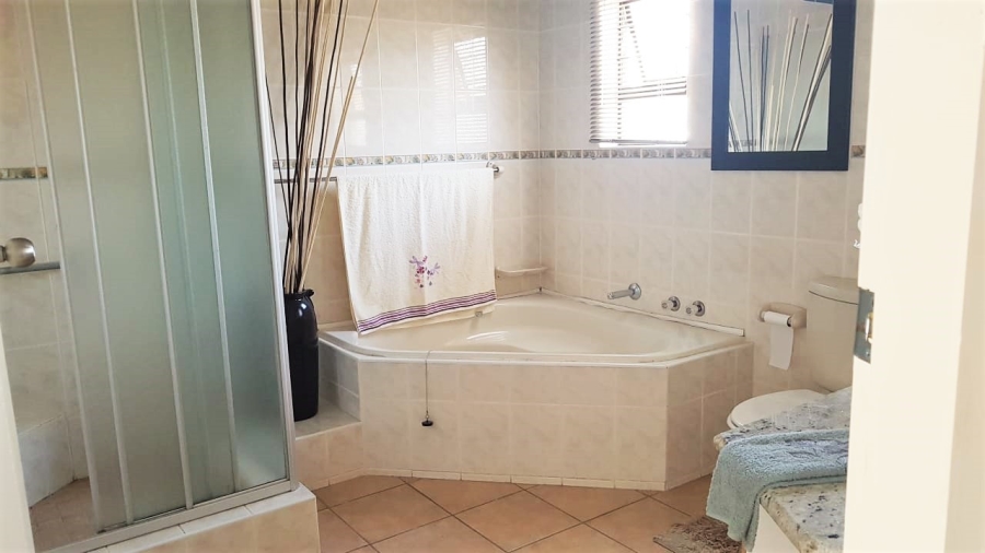 To Let 3 Bedroom Property for Rent in Amanzimtoti KwaZulu-Natal