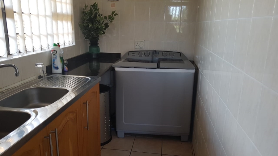 To Let 3 Bedroom Property for Rent in Amanzimtoti KwaZulu-Natal