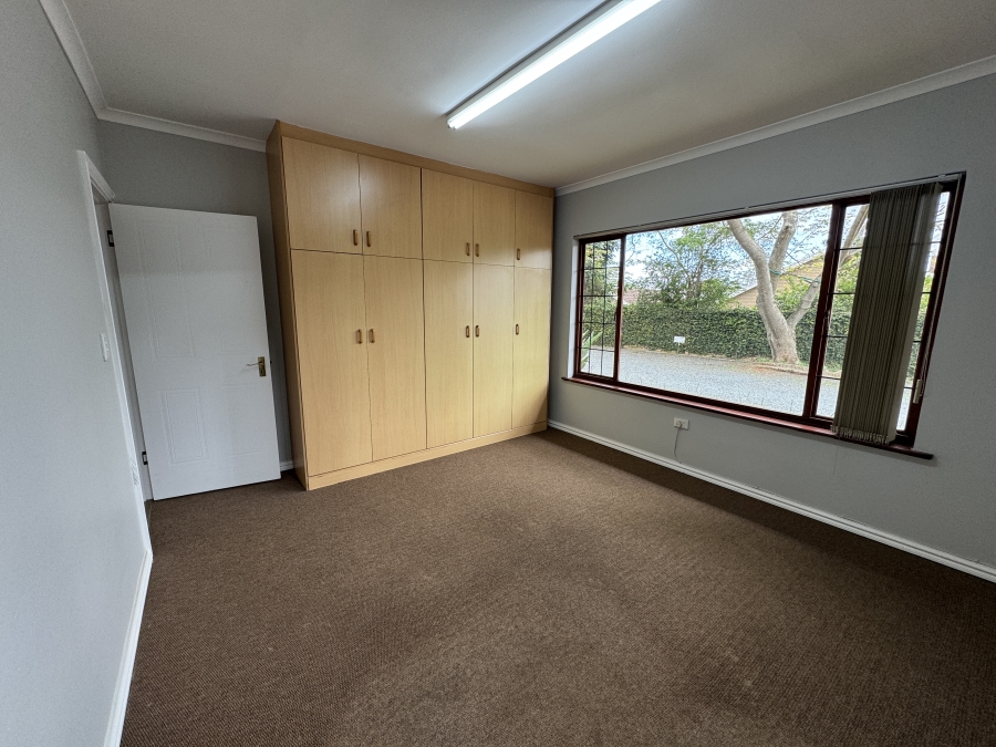 To Let commercial Property for Rent in Kloof KwaZulu-Natal