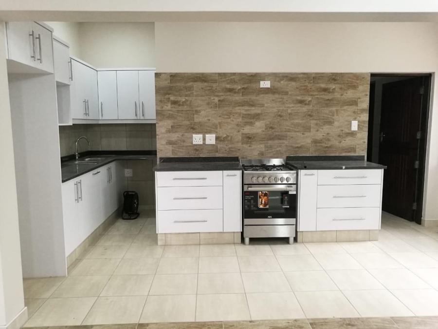 To Let 4 Bedroom Property for Rent in Salt Rock KwaZulu-Natal