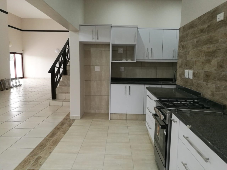 To Let 4 Bedroom Property for Rent in Salt Rock KwaZulu-Natal