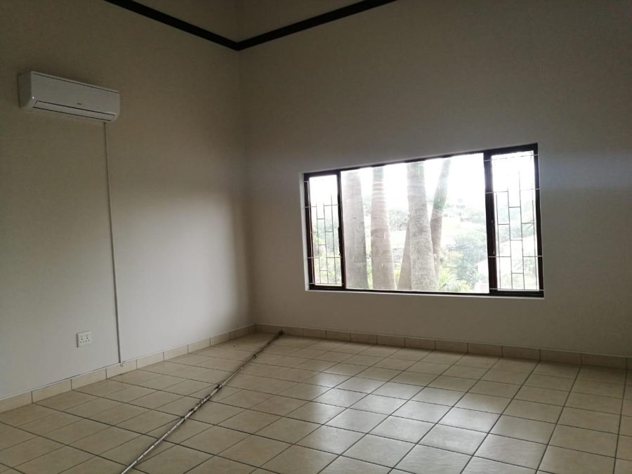 To Let 4 Bedroom Property for Rent in Salt Rock KwaZulu-Natal