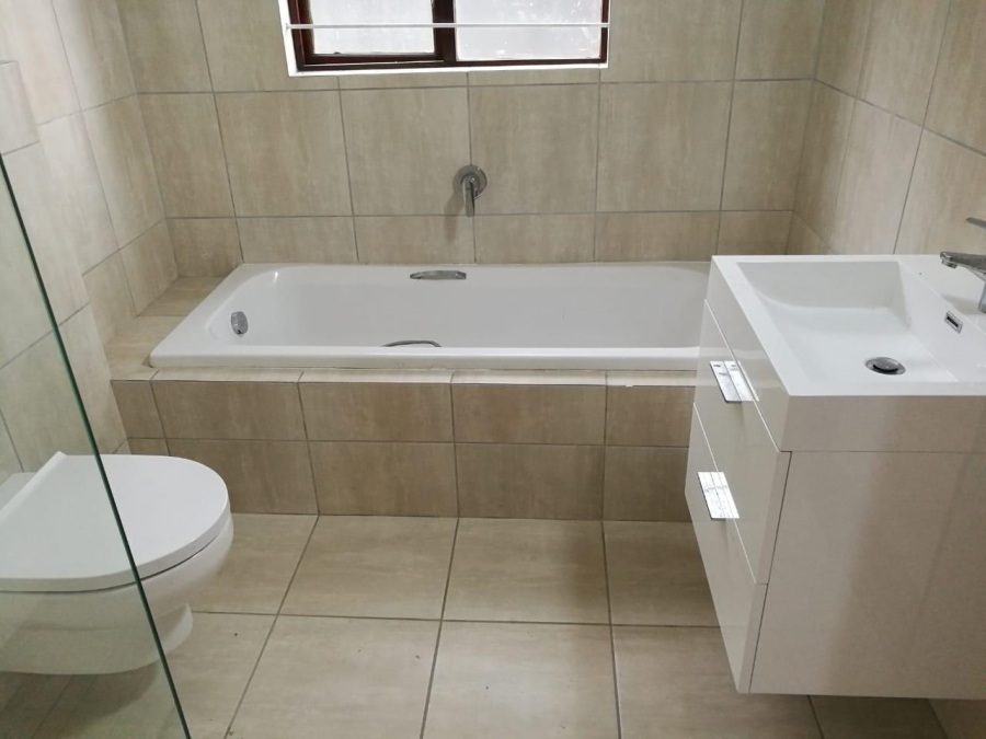 To Let 4 Bedroom Property for Rent in Salt Rock KwaZulu-Natal