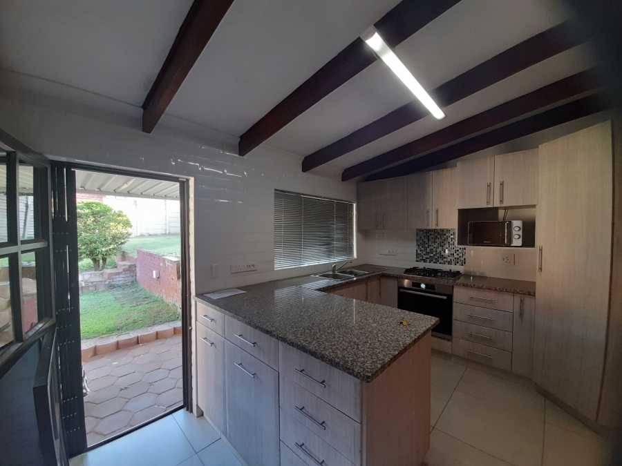 To Let 1 Bedroom Property for Rent in Montclair KwaZulu-Natal