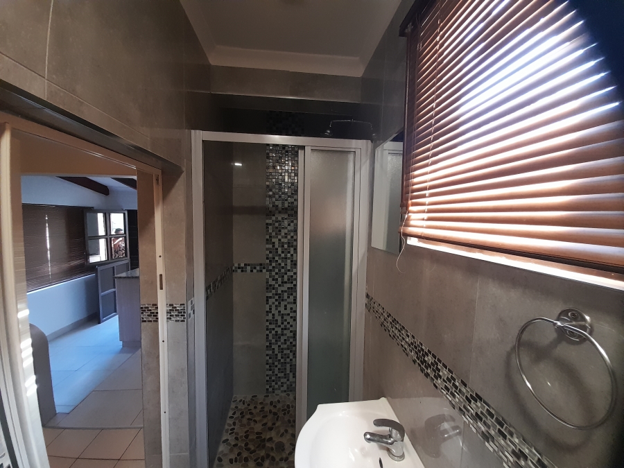 To Let 1 Bedroom Property for Rent in Montclair KwaZulu-Natal