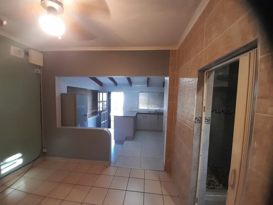 To Let 1 Bedroom Property for Rent in Montclair KwaZulu-Natal