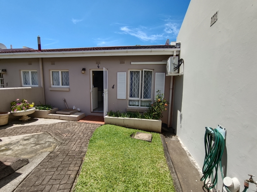 2 Bedroom Property for Sale in Uvongo Beach KwaZulu-Natal