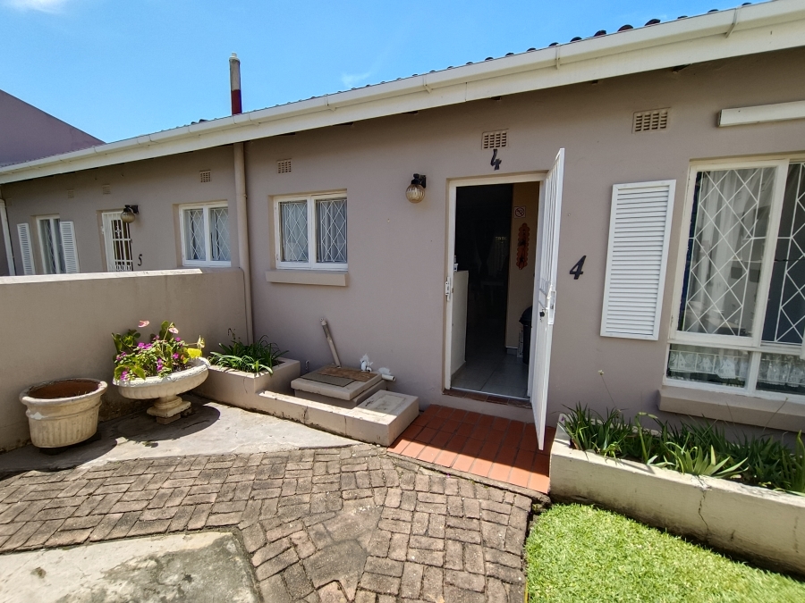 2 Bedroom Property for Sale in Uvongo Beach KwaZulu-Natal