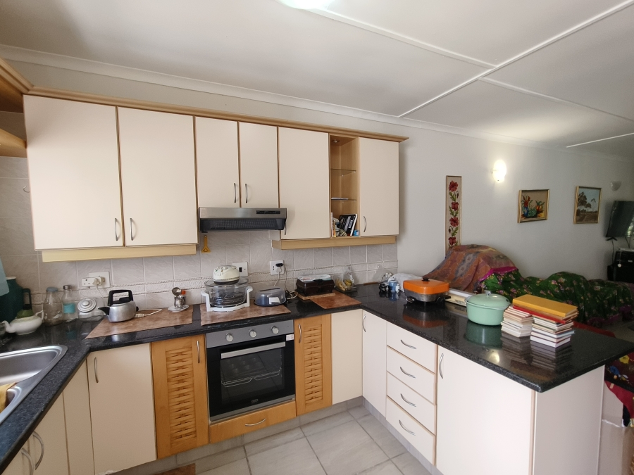 2 Bedroom Property for Sale in Uvongo Beach KwaZulu-Natal