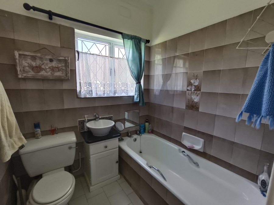 2 Bedroom Property for Sale in Uvongo Beach KwaZulu-Natal