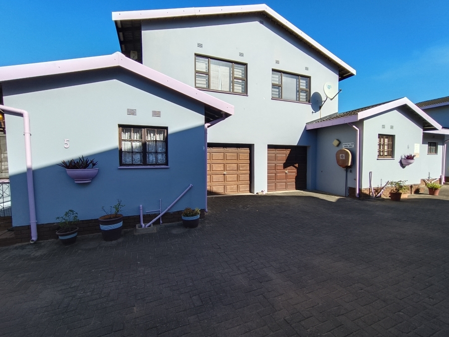 3 Bedroom Property for Sale in Uvongo KwaZulu-Natal