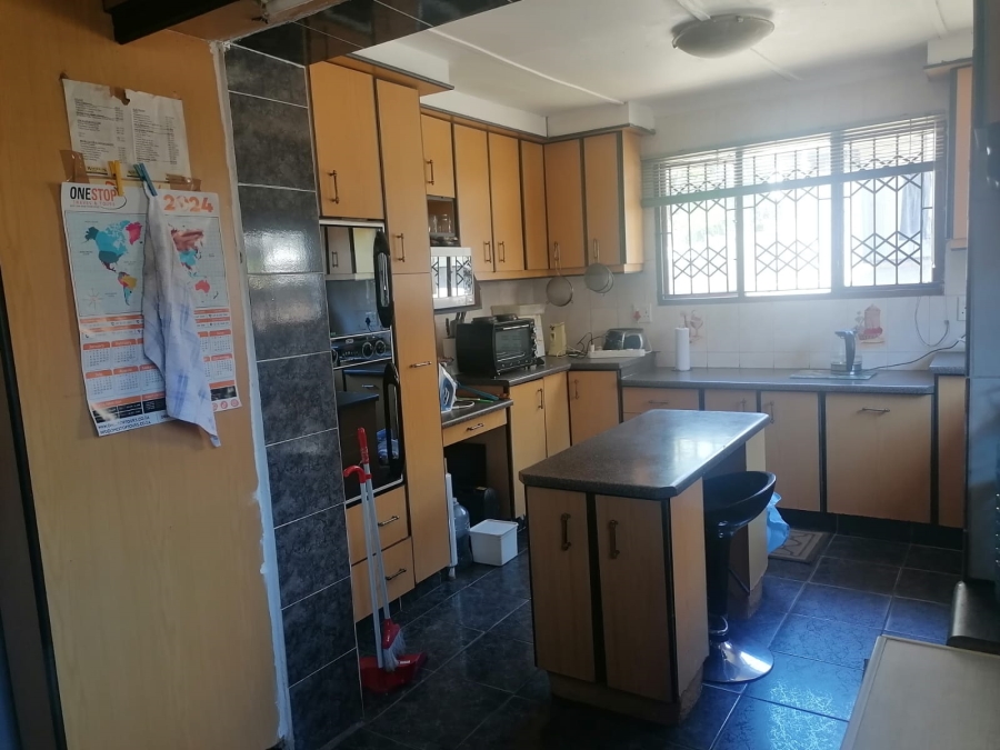 3 Bedroom Property for Sale in Montclair KwaZulu-Natal