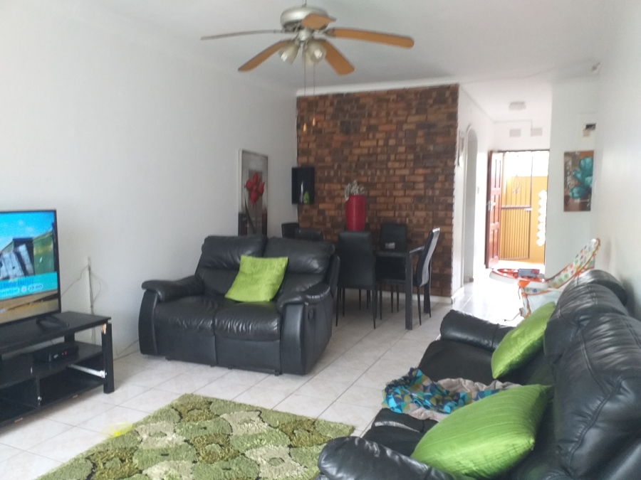 To Let 2 Bedroom Property for Rent in Warner Beach KwaZulu-Natal