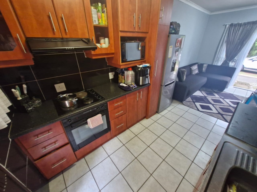 To Let 2 Bedroom Property for Rent in Escombe KwaZulu-Natal