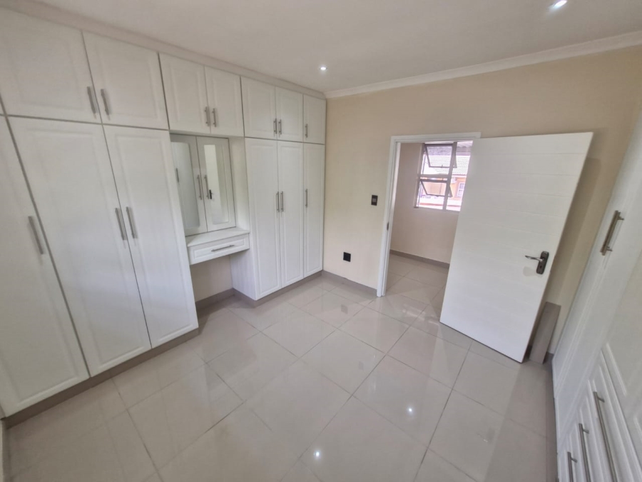 To Let 2 Bedroom Property for Rent in Malvern KwaZulu-Natal