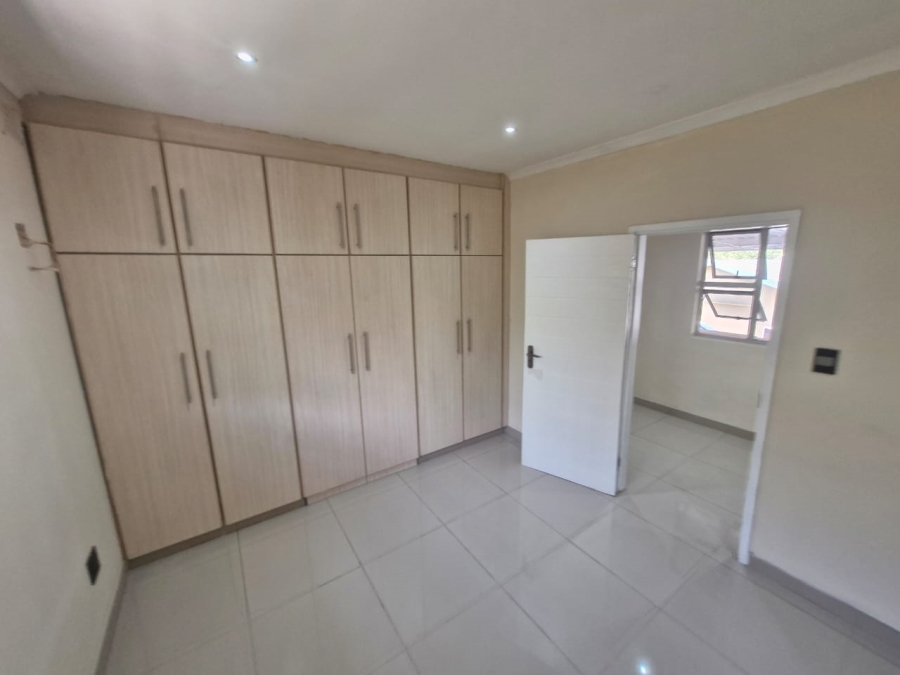 To Let 2 Bedroom Property for Rent in Malvern KwaZulu-Natal