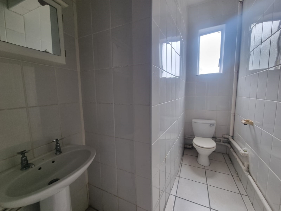 To Let 2 Bedroom Property for Rent in Margate KwaZulu-Natal