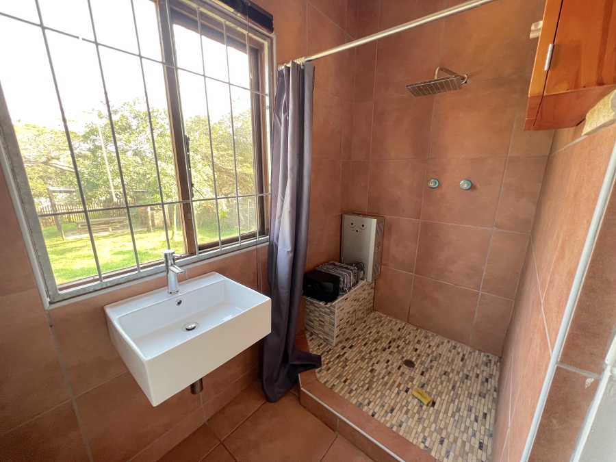 To Let 3 Bedroom Property for Rent in Uvongo KwaZulu-Natal