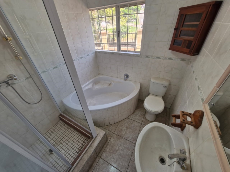 To Let 2 Bedroom Property for Rent in Malvern KwaZulu-Natal